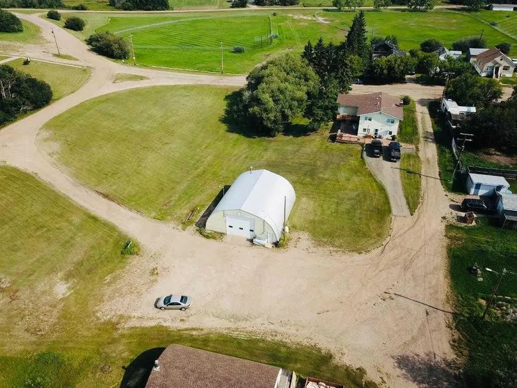 21 1 Avenue W Derwent AB T0B 1C0