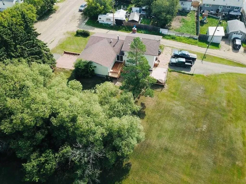 21 1 Avenue W Derwent AB T0B 1C0
