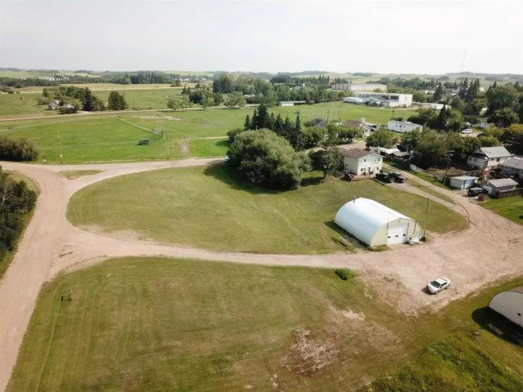 21 1 Avenue W Derwent AB T0B 1C0