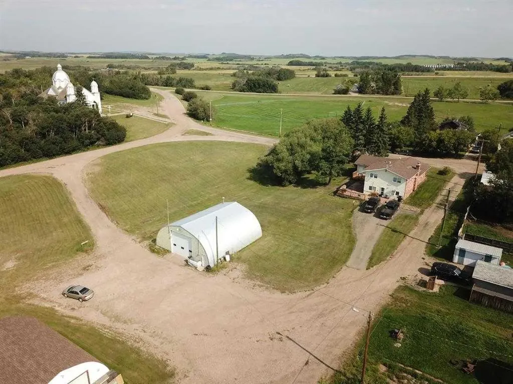 21 1 Avenue W Derwent AB T0B 1C0