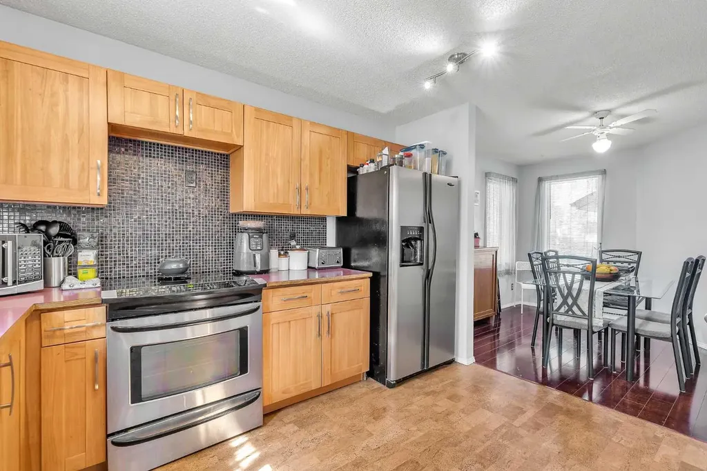 53 Shawfield Road SW Calgary AB T2Y 1Y7