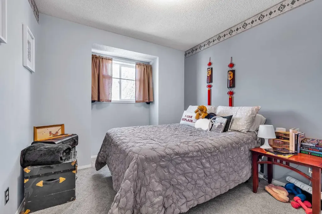 53 Shawfield Road SW Calgary AB T2Y 1Y7