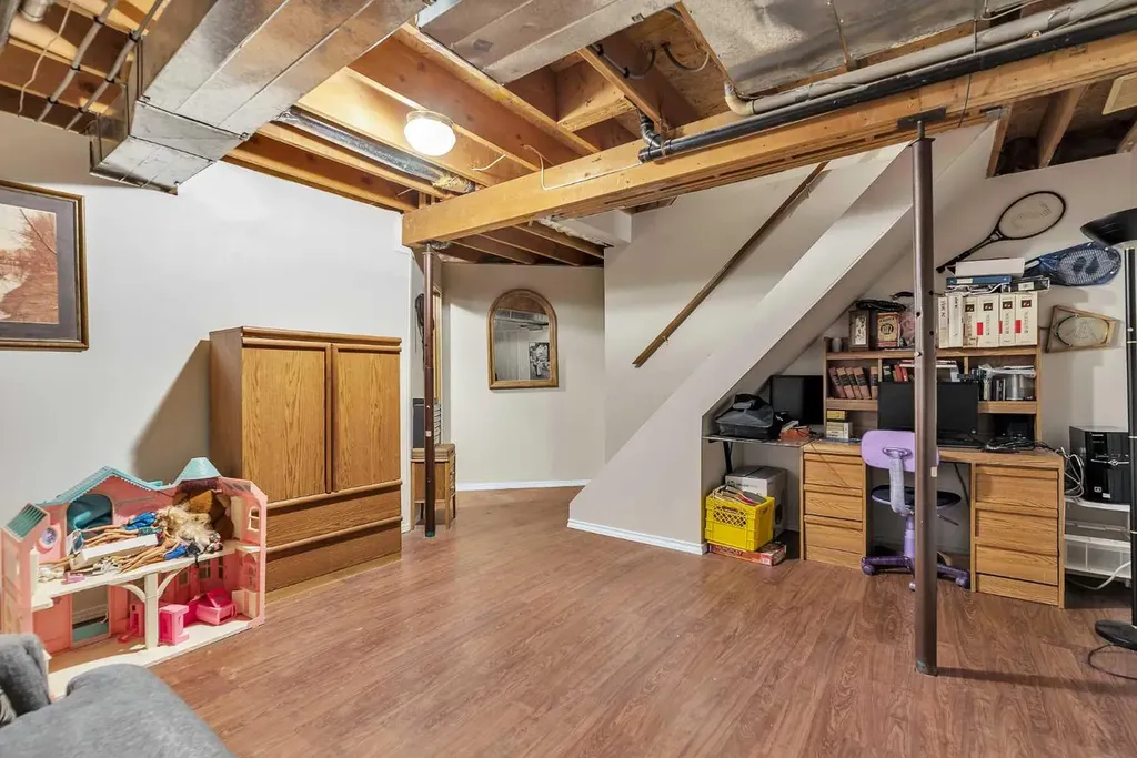 53 Shawfield Road SW Calgary AB T2Y 1Y7