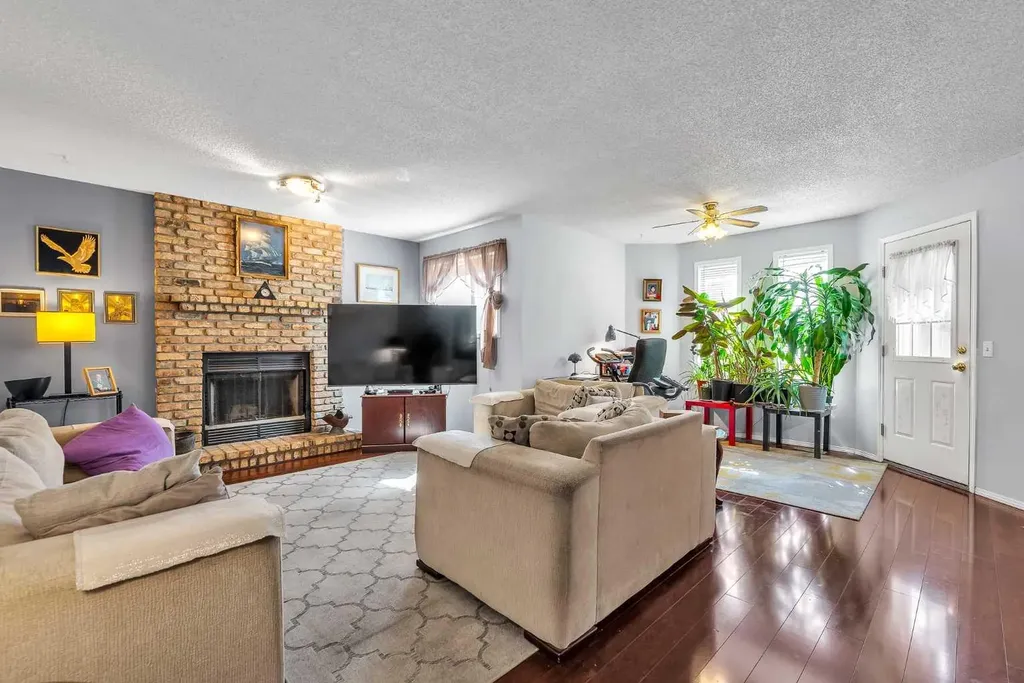 53 Shawfield Road SW Calgary AB T2Y 1Y7