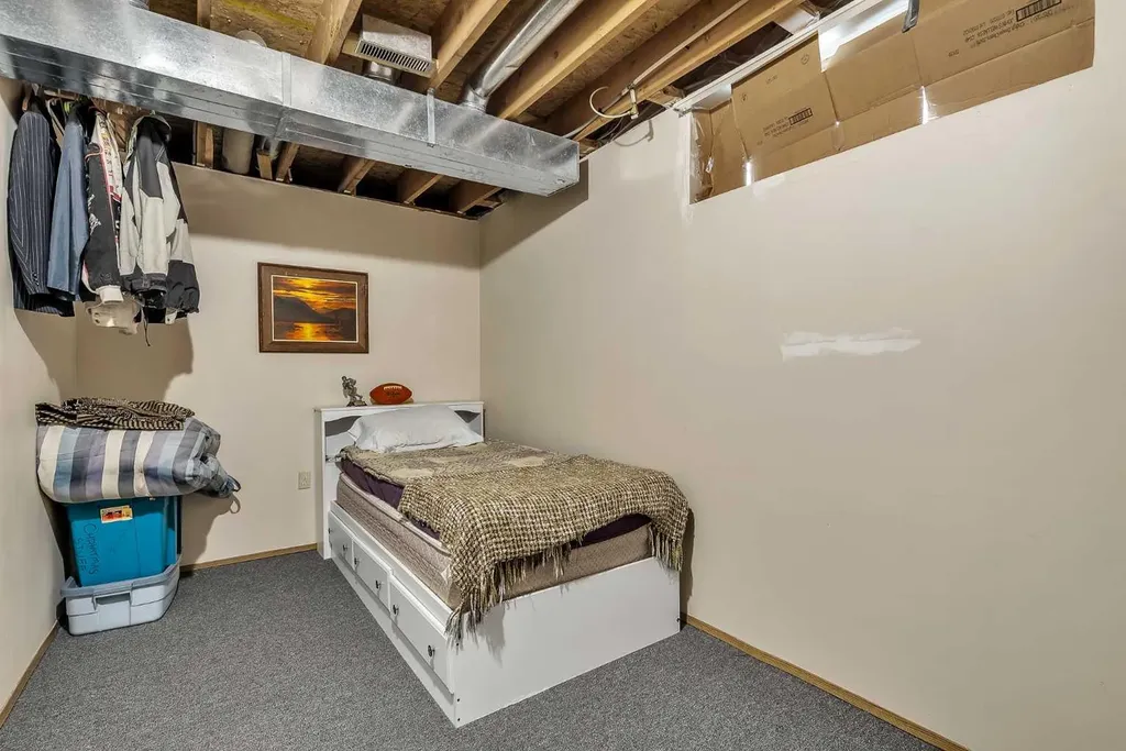 53 Shawfield Road SW Calgary AB T2Y 1Y7