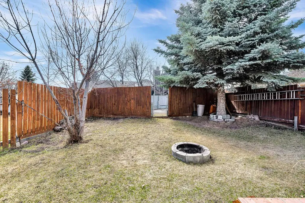 53 Shawfield Road SW Calgary AB T2Y 1Y7