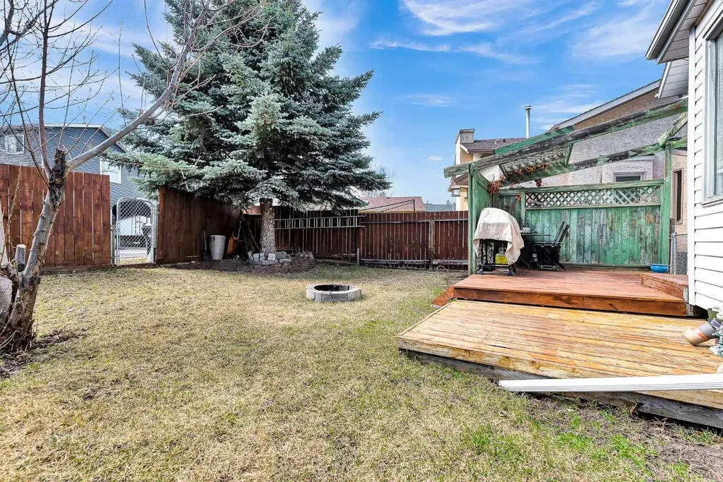 53 Shawfield Road SW Calgary AB T2Y 1Y7