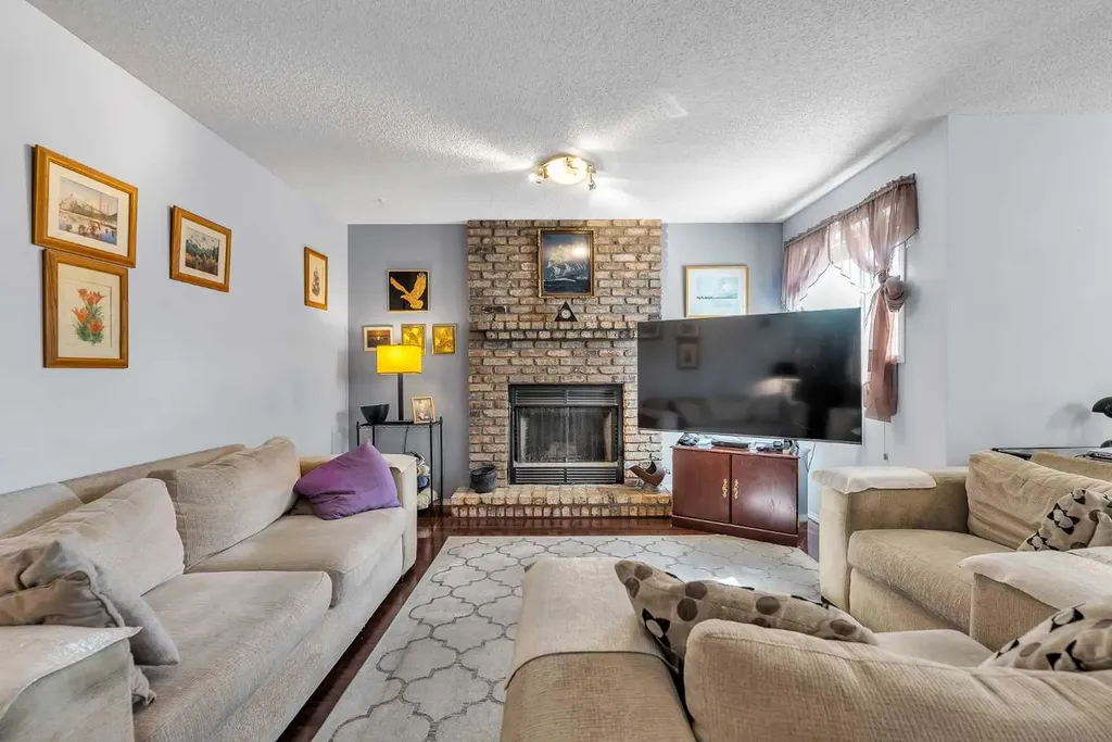 53 Shawfield Road SW Calgary AB T2Y 1Y7