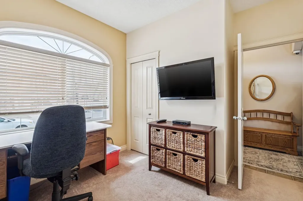 937 Cimarron Park Close Okotoks AB T1S2E6
