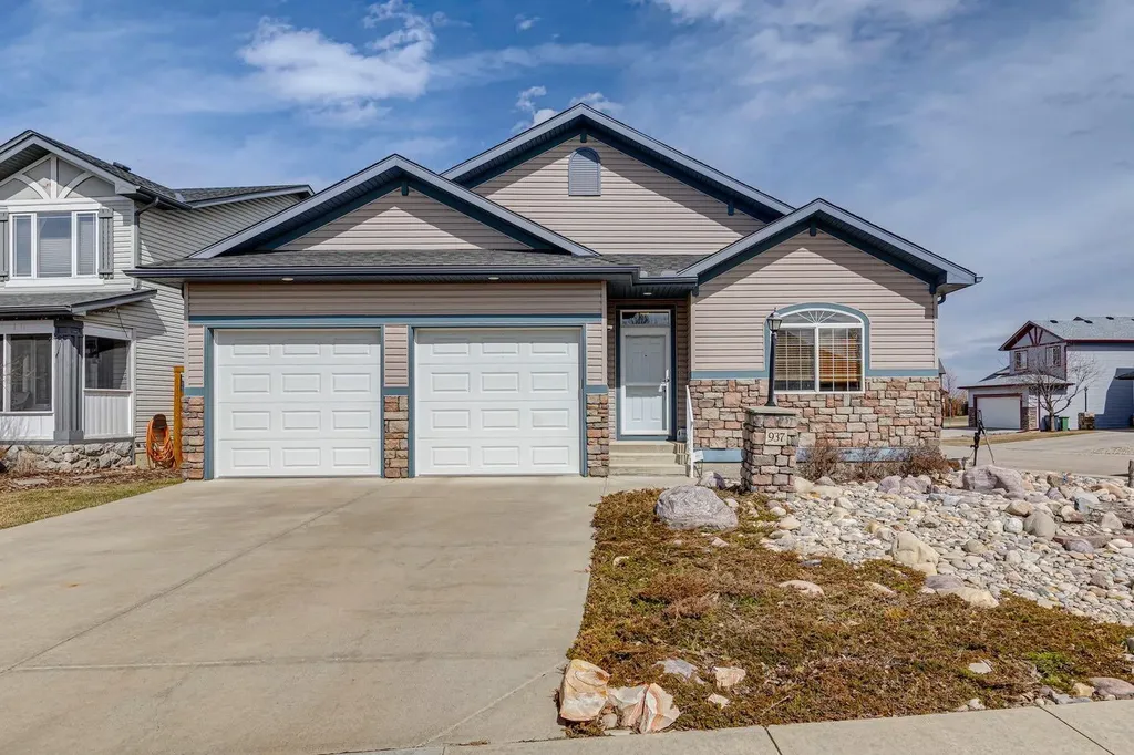 937 Cimarron Park Close Okotoks AB T1S2E6