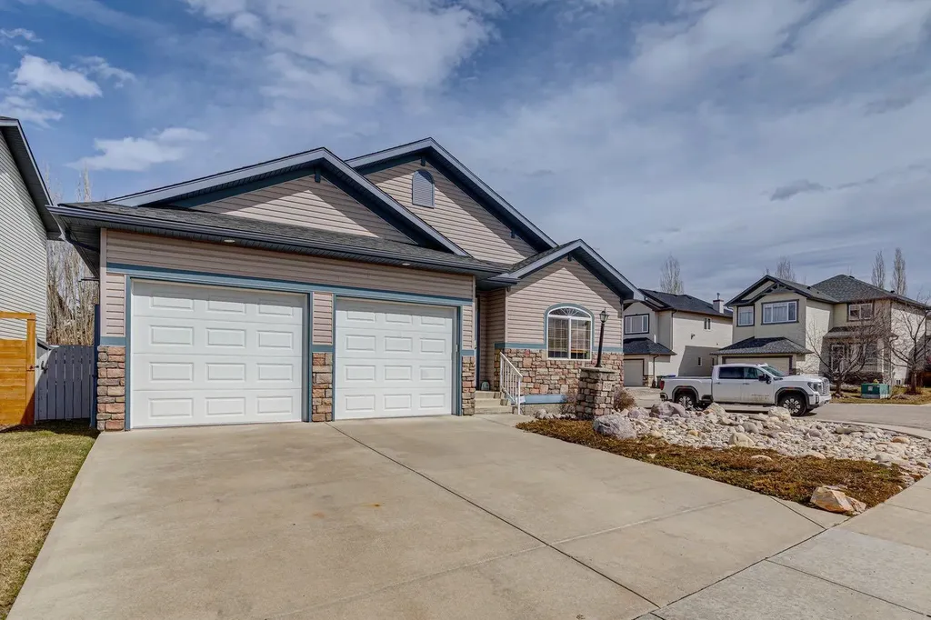 937 Cimarron Park Close Okotoks AB T1S2E6