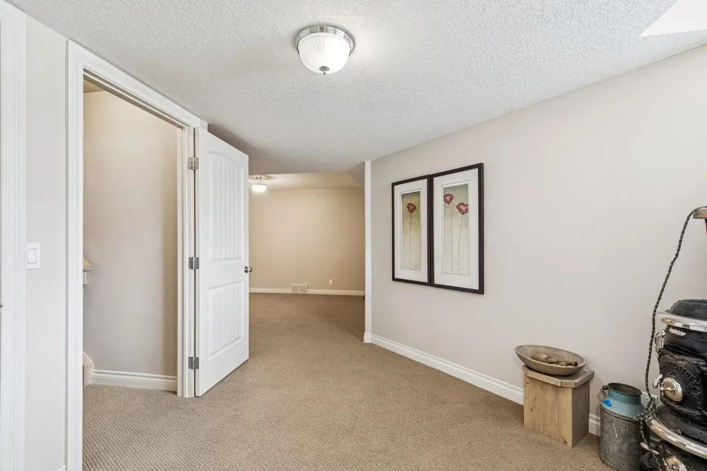 937 Cimarron Park Close Okotoks AB T1S2E6