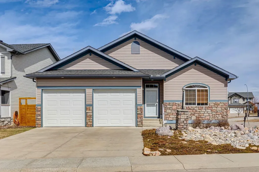 937 Cimarron Park Close Okotoks AB T1S2E6