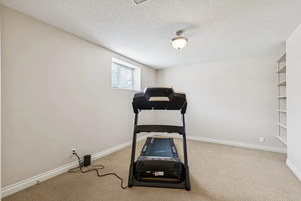 937 Cimarron Park Close Okotoks AB T1S2E6