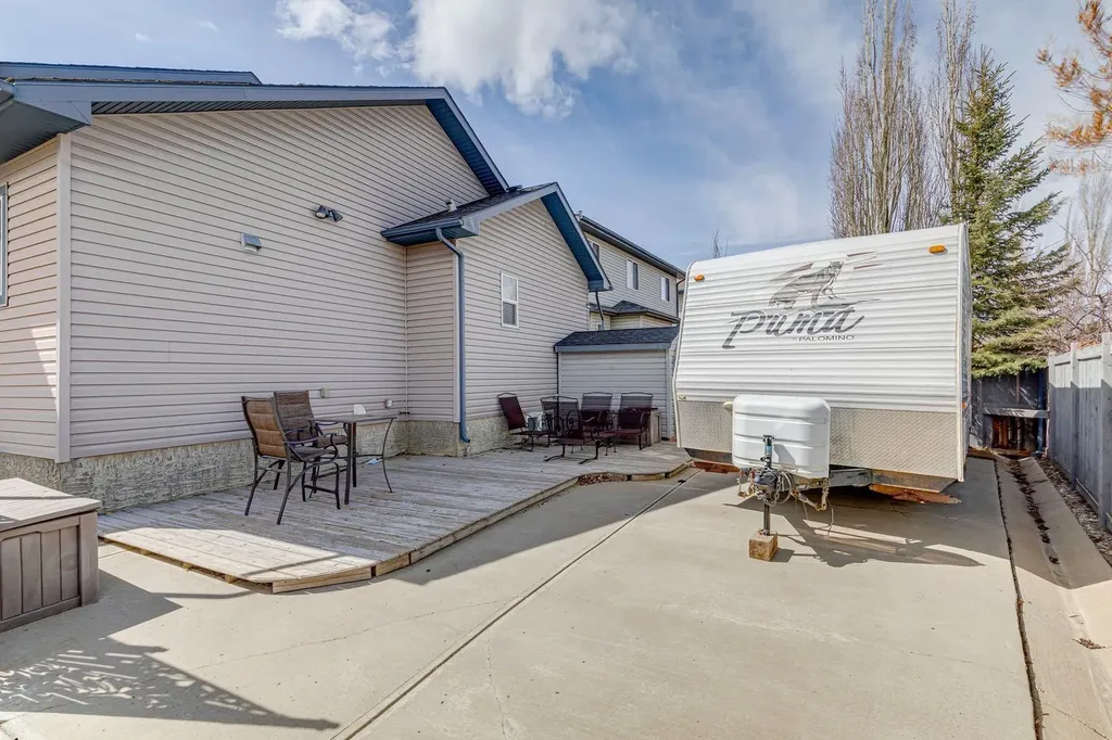 937 Cimarron Park Close Okotoks AB T1S2E6