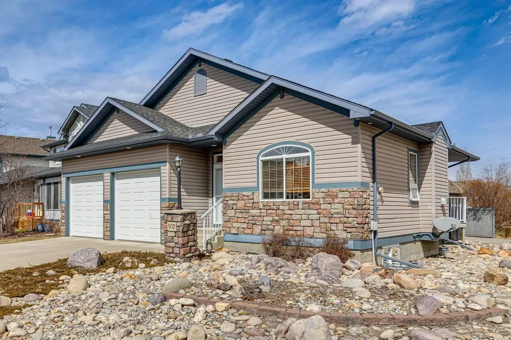 937 Cimarron Park Close Okotoks AB T1S2E6