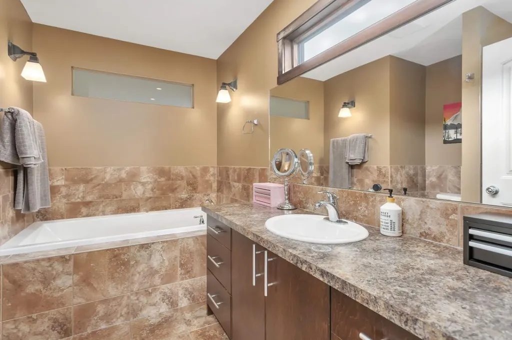 5221 Westridge Drive Blackfalds AB T0M 0J0