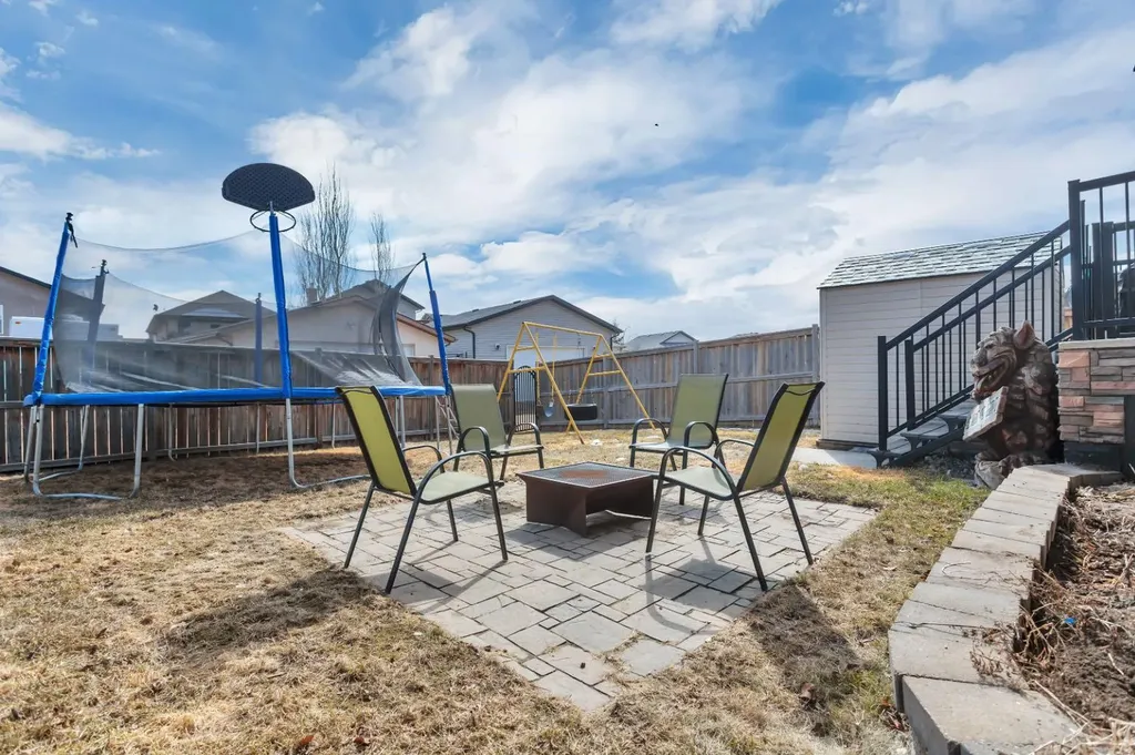 5221 Westridge Drive Blackfalds AB T0M 0J0