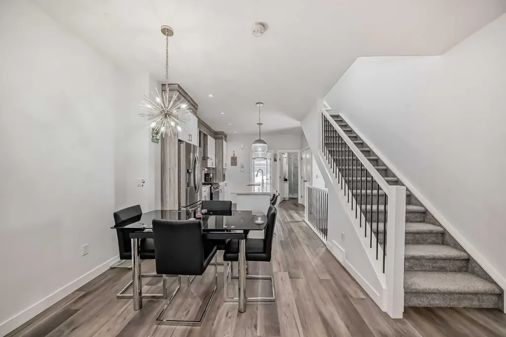 95 Skyview Close NE Calgary AB T3N 1X2
