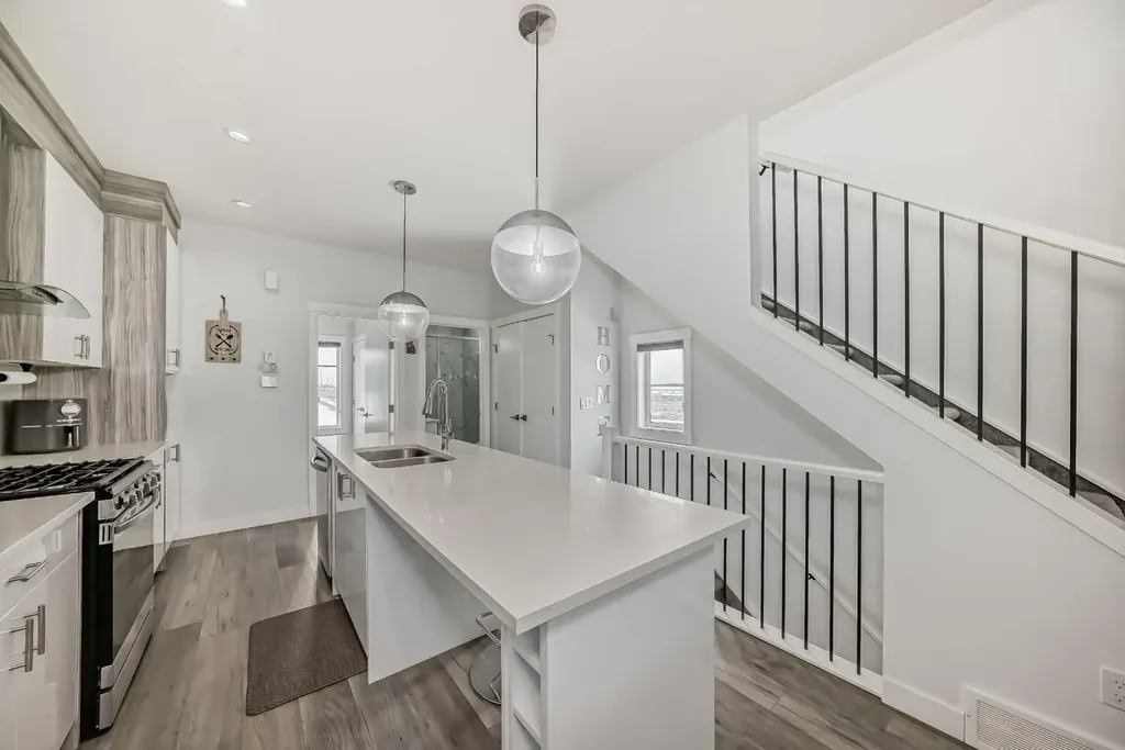 95 Skyview Close NE Calgary AB T3N 1X2