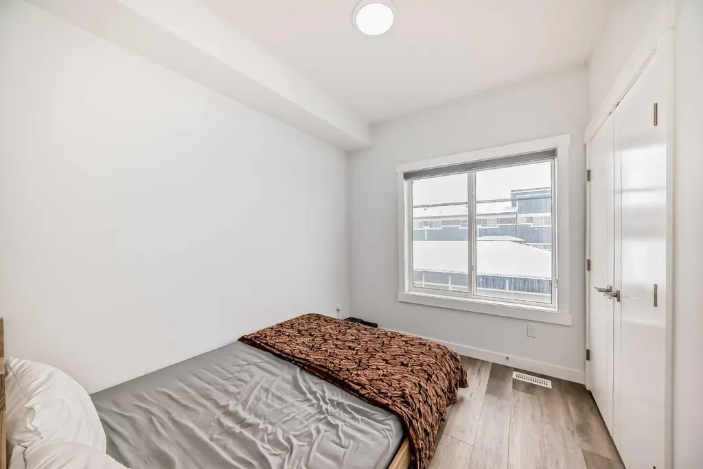 95 Skyview Close NE Calgary AB T3N 1X2