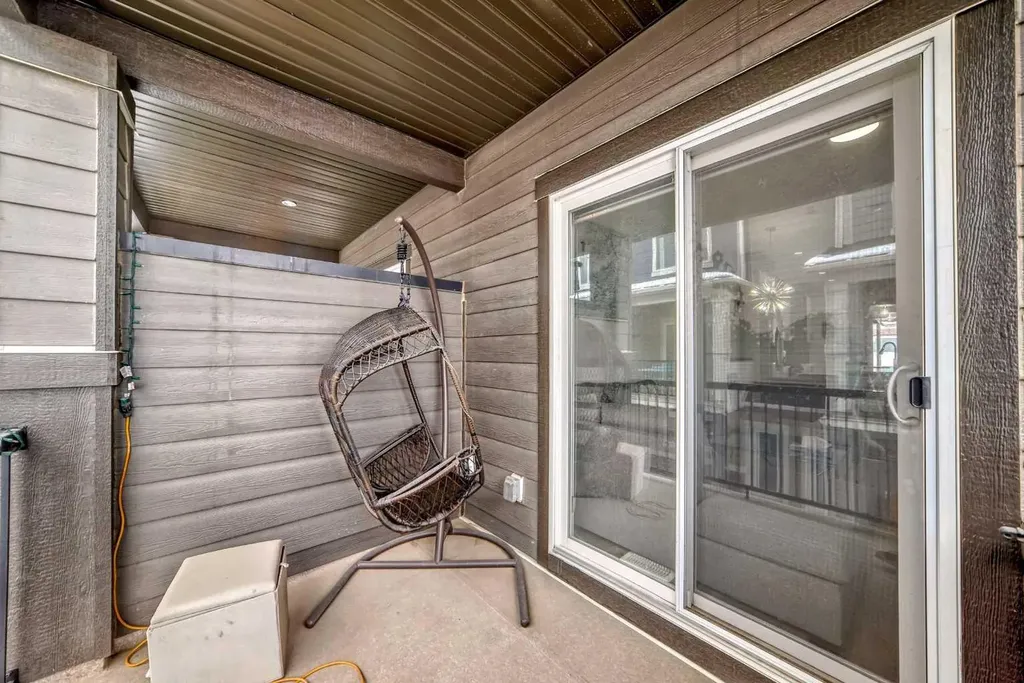 95 Skyview Close NE Calgary AB T3N 1X2