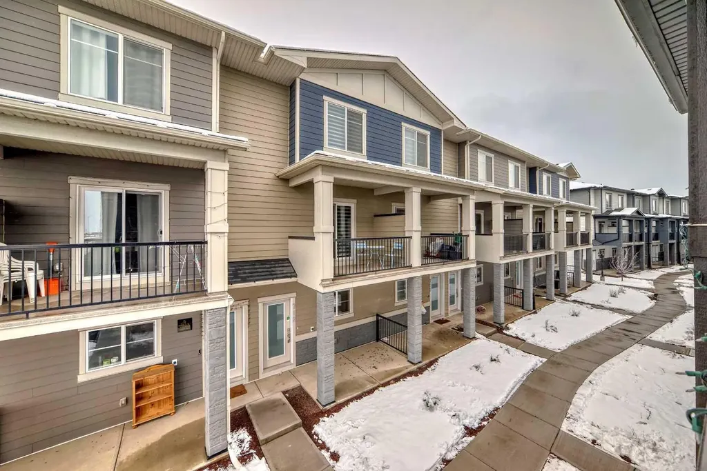 95 Skyview Close NE Calgary AB T3N 1X2