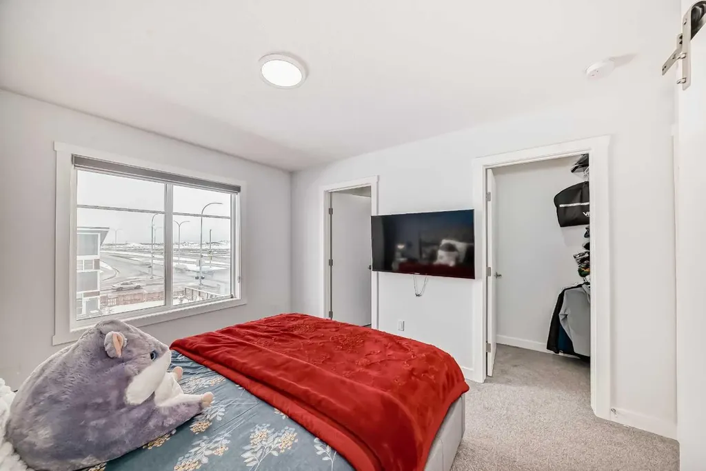 95 Skyview Close NE Calgary AB T3N 1X2
