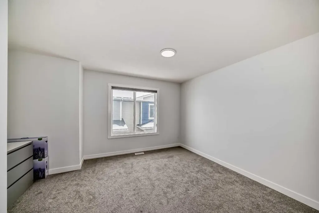 95 Skyview Close NE Calgary AB T3N 1X2