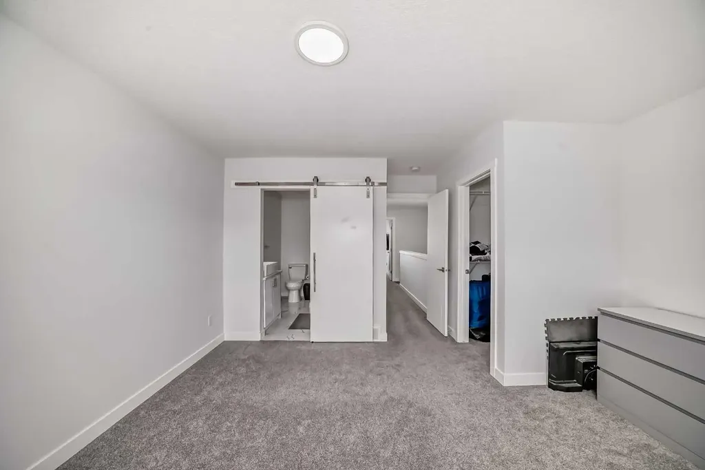 95 Skyview Close NE Calgary AB T3N 1X2
