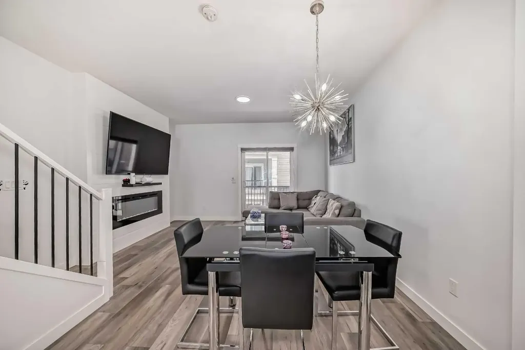 95 Skyview Close NE Calgary AB T3N 1X2