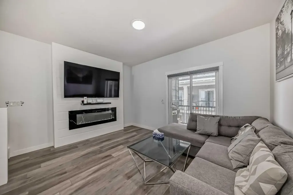 95 Skyview Close NE Calgary AB T3N 1X2