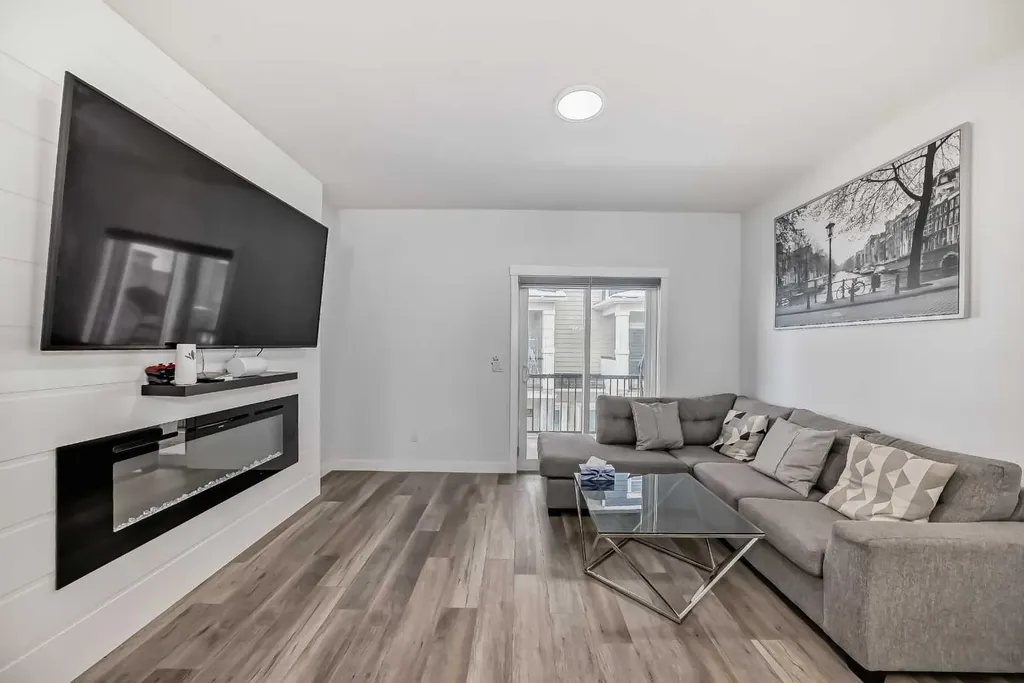 95 Skyview Close NE Calgary AB T3N 1X2