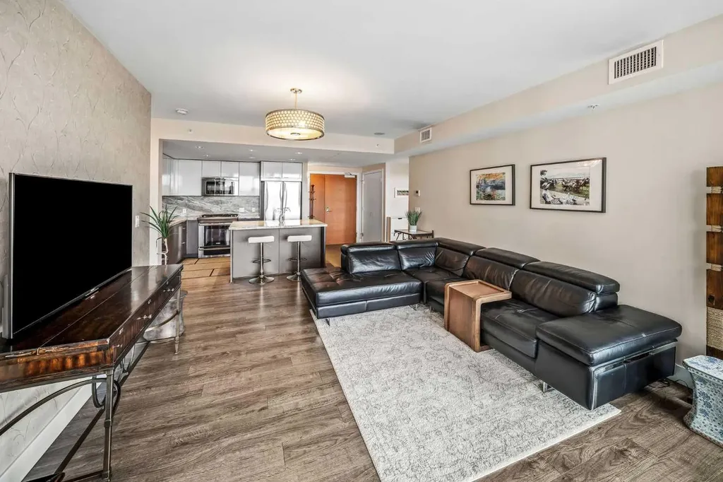 519 Riverfront Avenue SE Calgary AB T2G 1K6