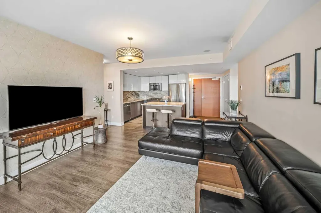 519 Riverfront Avenue SE Calgary AB T2G 1K6
