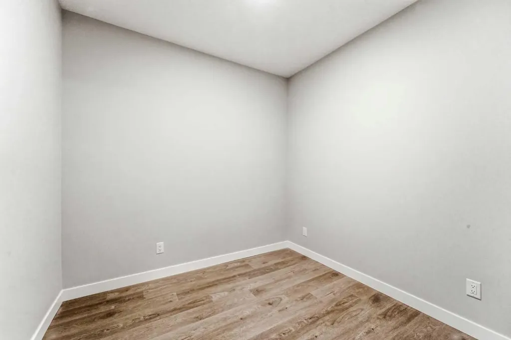 700 Shawnee Square SW Calgary AB T2Y 0Z6
