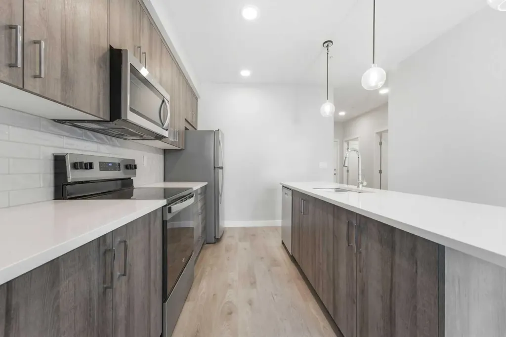 700 Shawnee Square SW Calgary AB T2Y 0Z6
