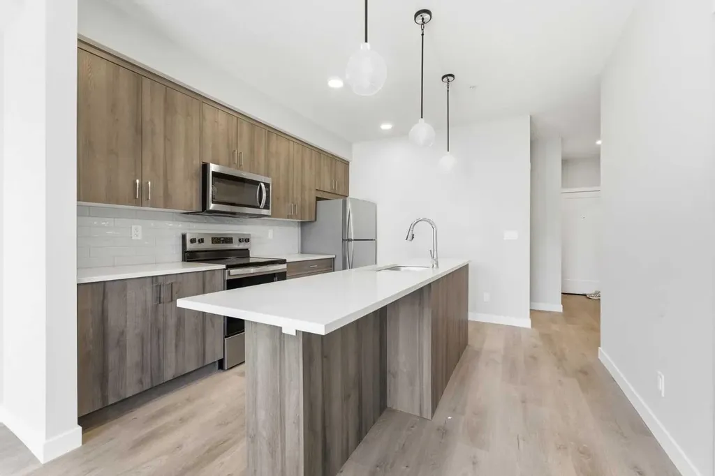 700 Shawnee Square SW Calgary AB T2Y 0Z6