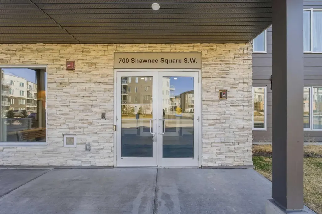 700 Shawnee Square SW Calgary AB T2Y 0Z6
