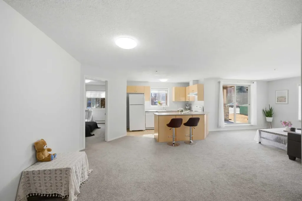 60 Panatella Street NW Calgary AB T3K 0M4
