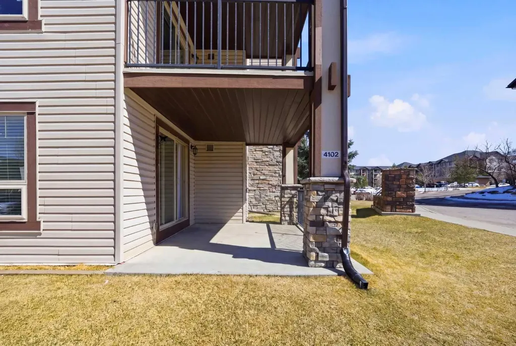 60 Panatella Street NW Calgary AB T3K 0M4