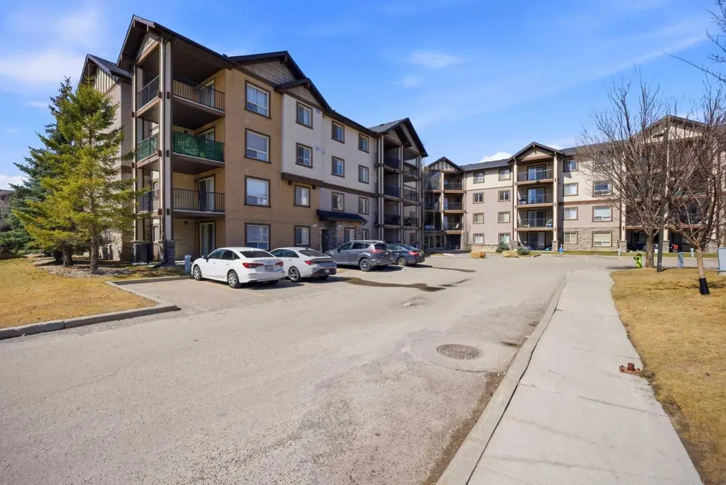 60 Panatella Street NW Calgary AB T3K 0M4