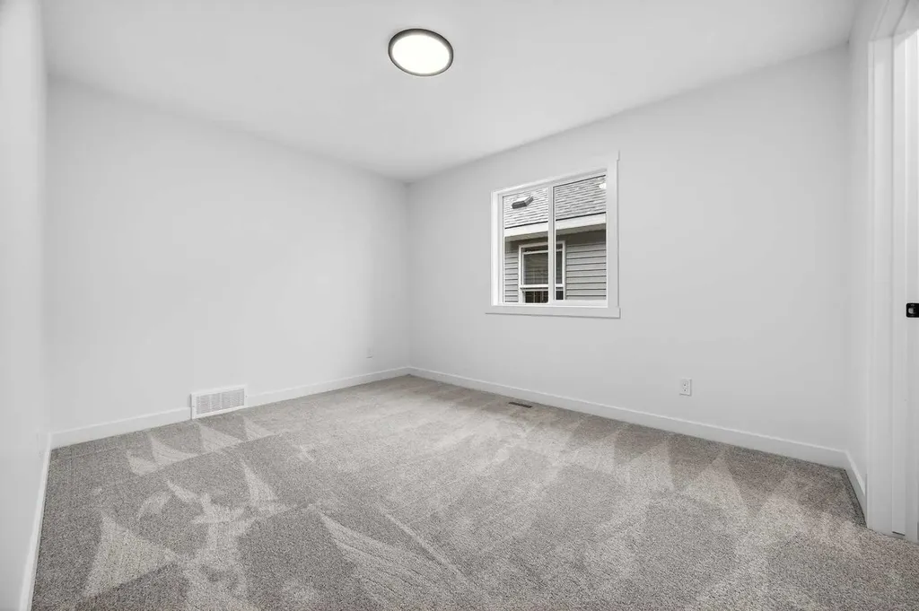 214 Bayview Park SW Airdrie AB T4B 4G2
