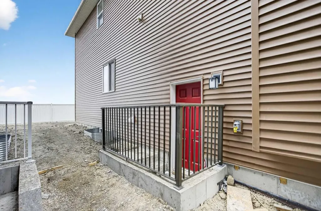 214 Bayview Park SW Airdrie AB T4B 4G2