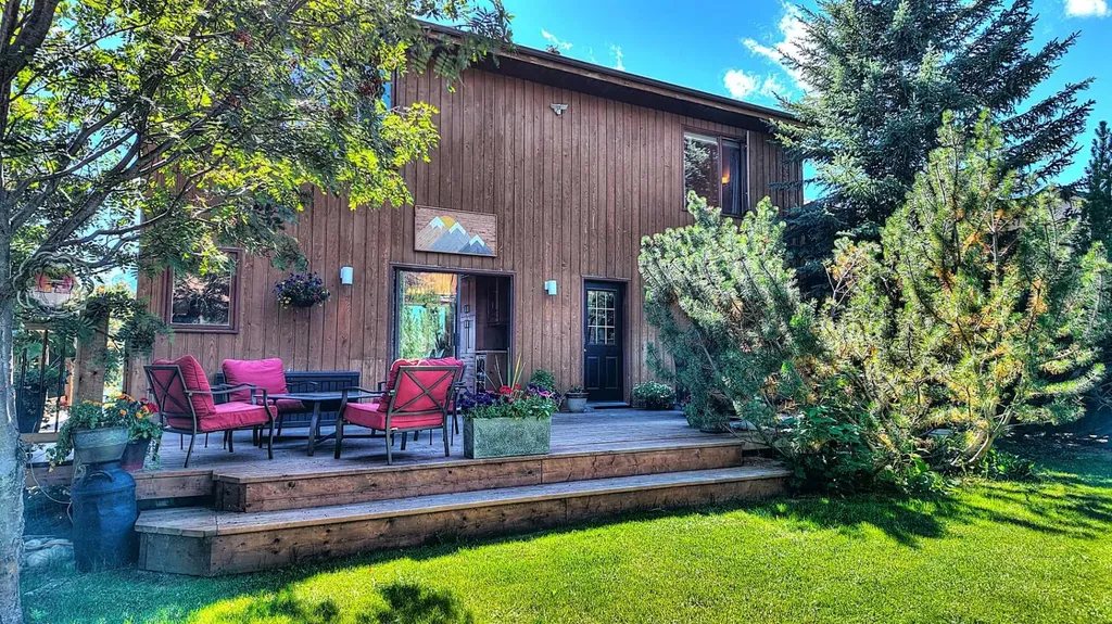 226 Lady Macdonald Drive Canmore AB T1W1H3