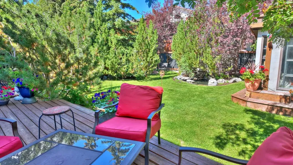 226 Lady Macdonald Drive Canmore AB T1W1H3