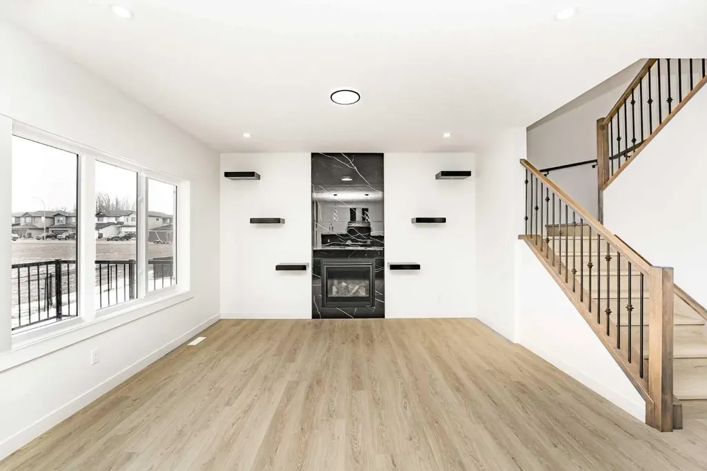 182 Lakewood Crescent Strathmore AB T0J 1Y0