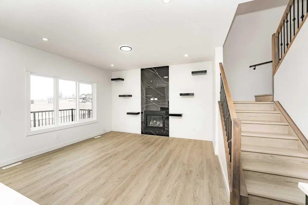 182 Lakewood Crescent Strathmore AB T0J 1Y0