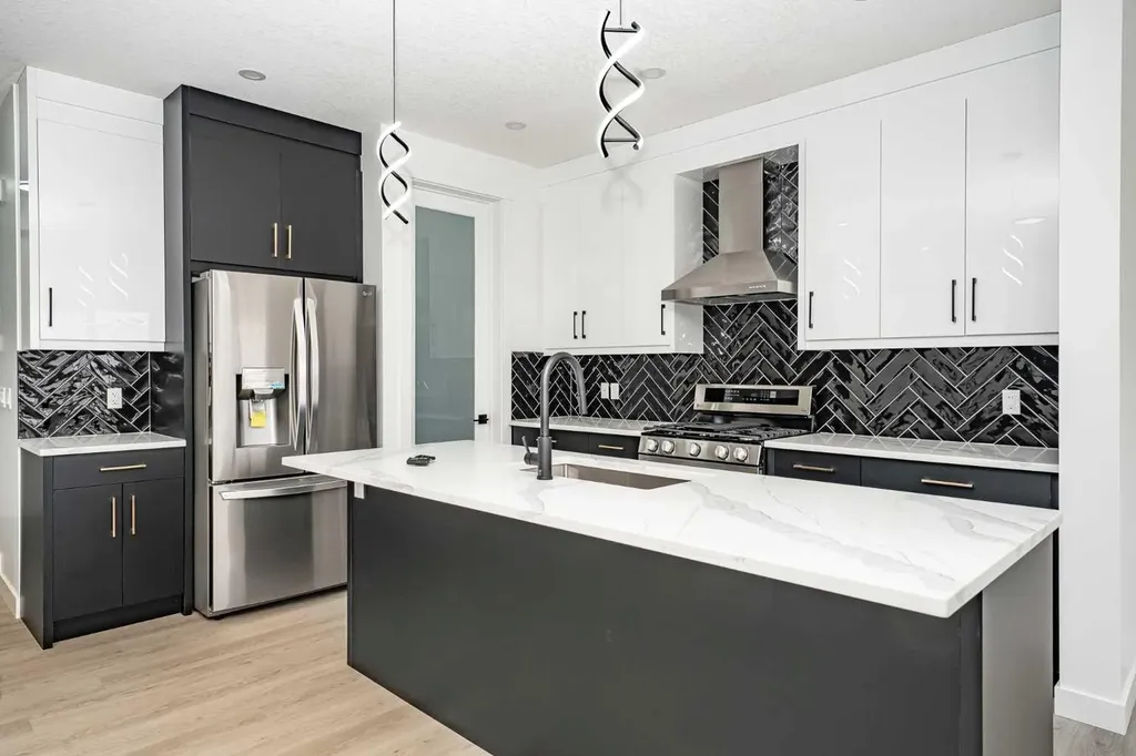 182 Lakewood Crescent Strathmore AB T0J 1Y0