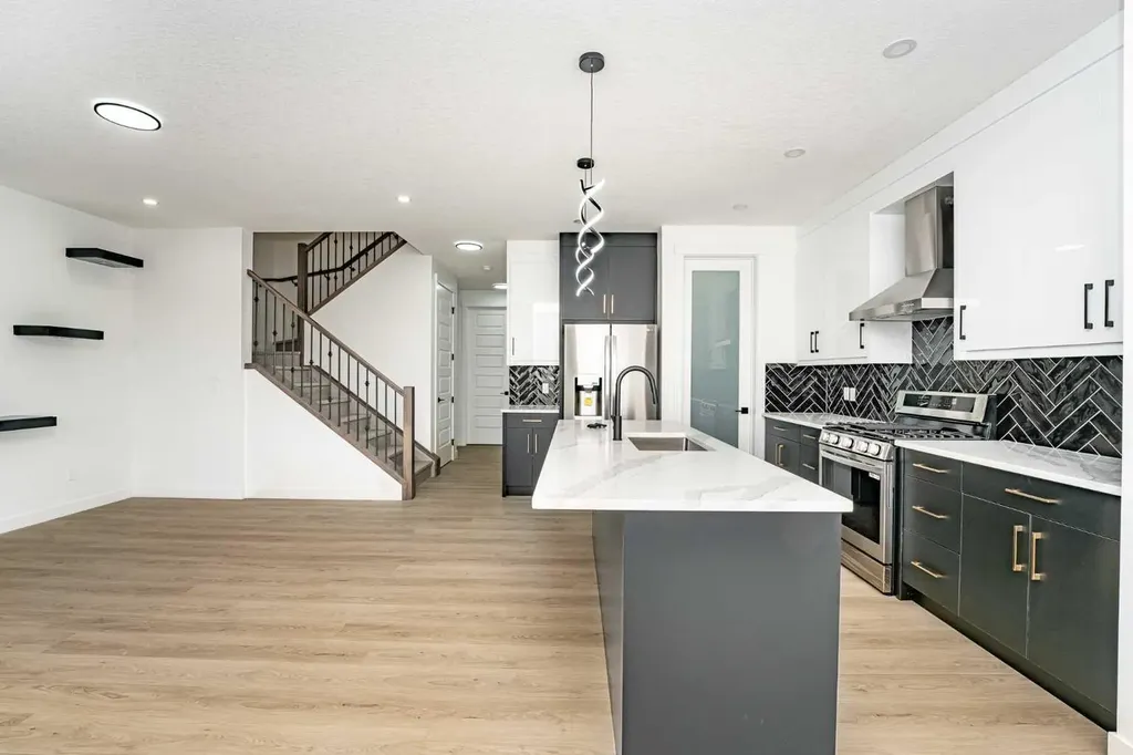 182 Lakewood Crescent Strathmore AB T0J 1Y0